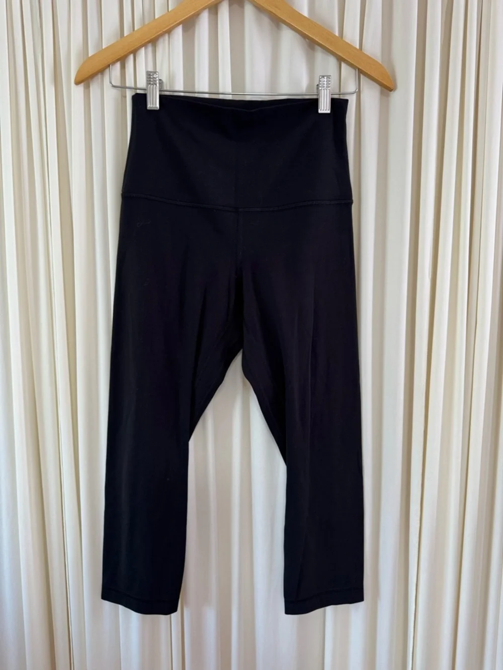 Lululemon Align Super High-Rise Crop 21" Black Capris Size 8 Activewear Pilates - Picture 3 of 7